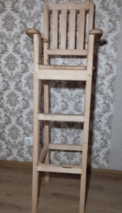 барний стілець дерев'яний