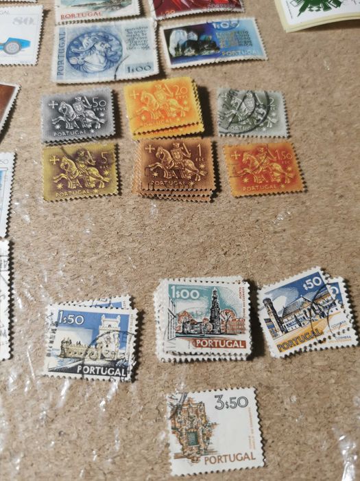 Conjunto de selos antigos de vários países