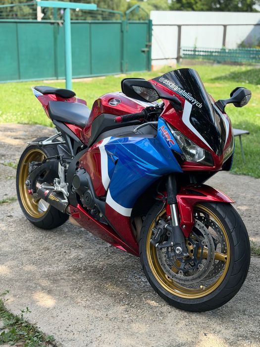 Honda CBR 1000 RR
Fireblade