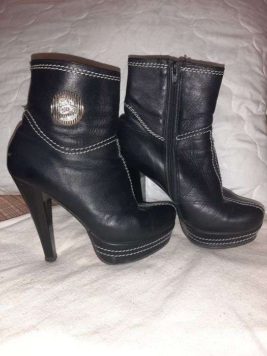 Ботинки  на каблуке кожа 37 размер