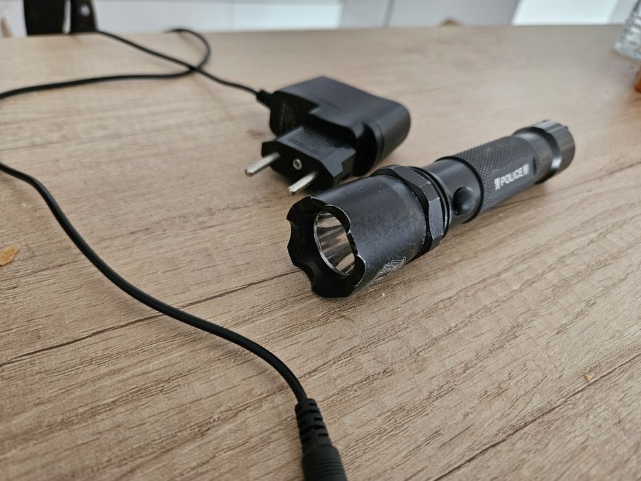 Latarka 3 tryby świecenia