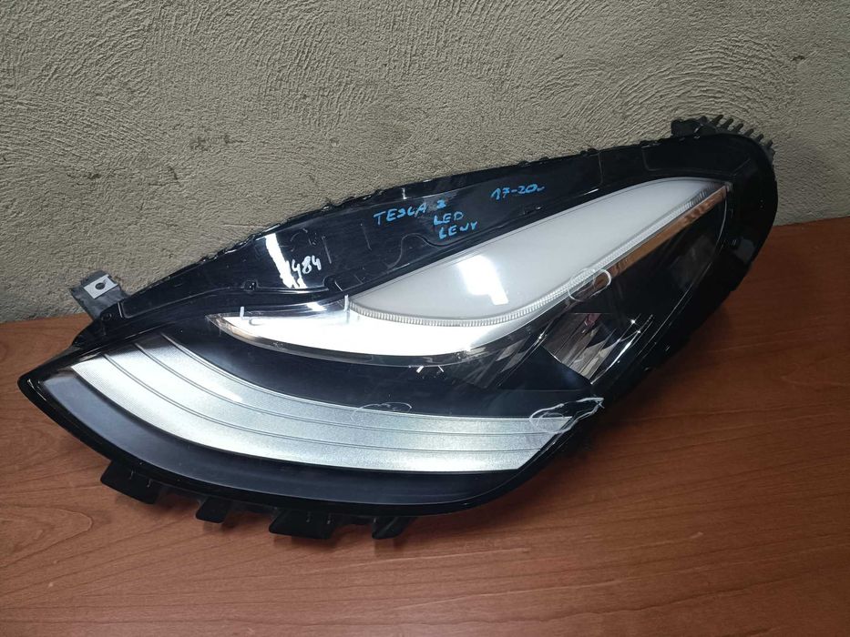 Tesla S lampa Led lewa