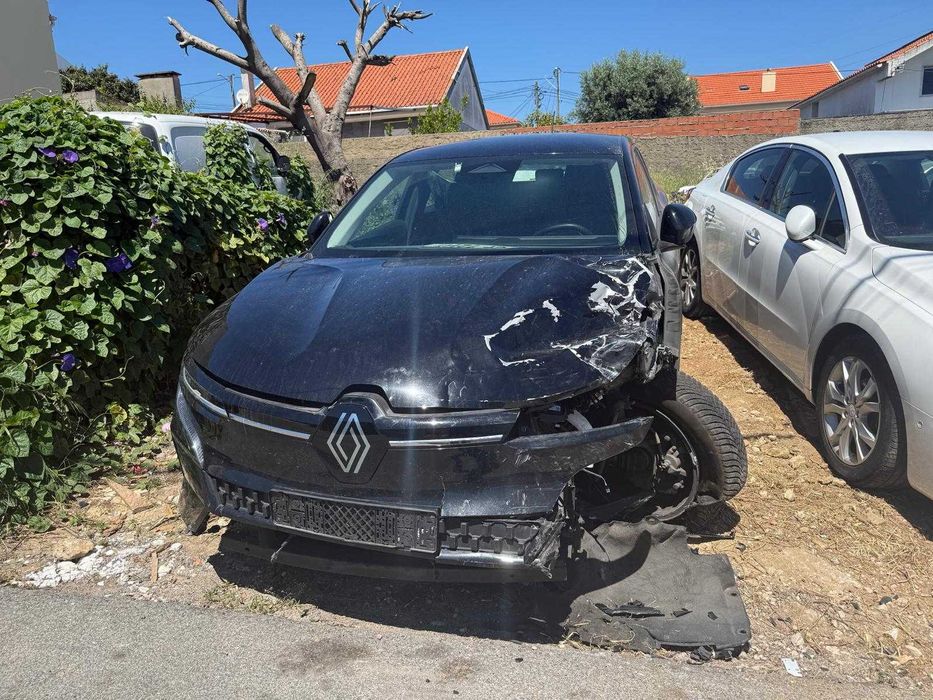 Renault Megane E-Tech EV60 Sinistrado / Reparável / Peças