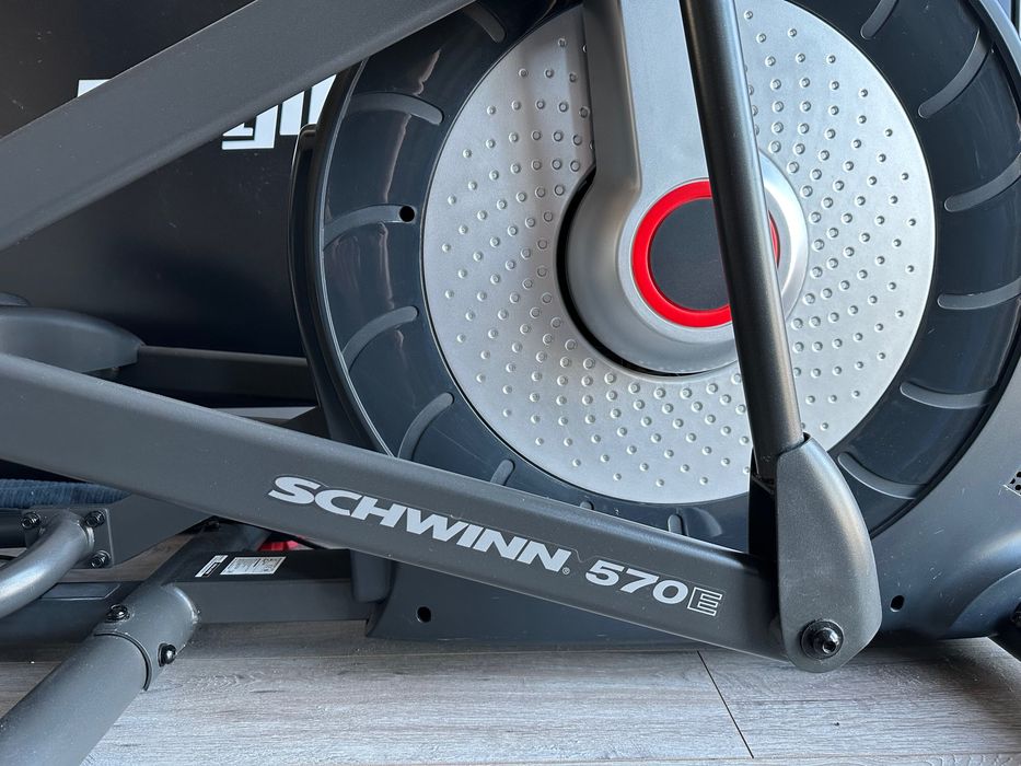 Orbitrek elektromagnetyczny Schwinn 570E – Stan Idealny