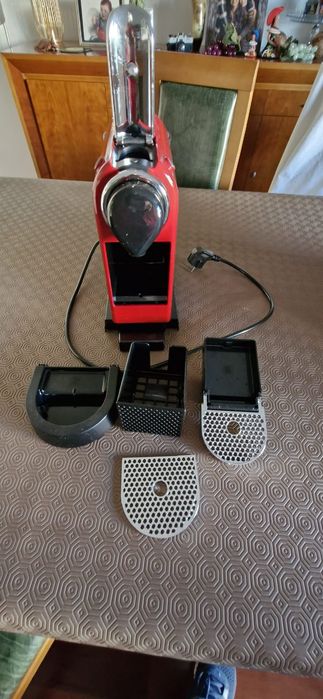 Máquina café Nespresso nova