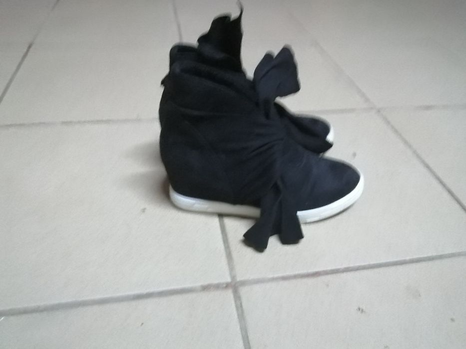 Buty zamszowe damskie