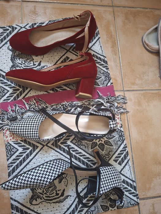 Sapatos novos e impecáveis