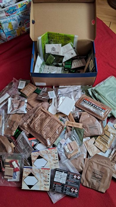 Komponenty racji żywnościowych prawie 3kg napoje kuchenki akcesoria