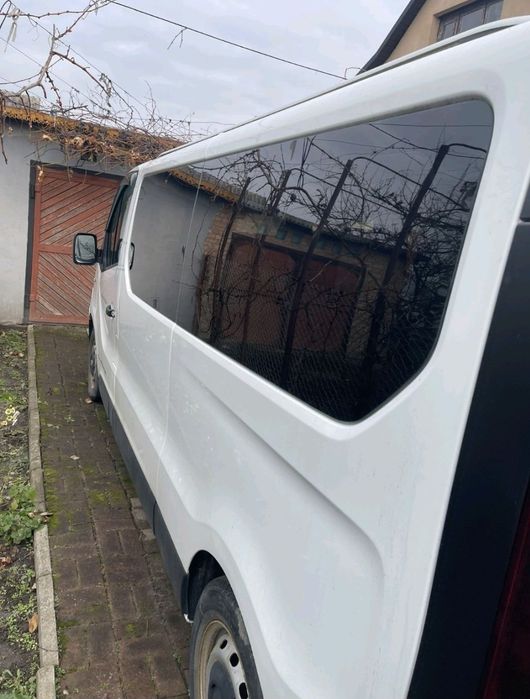 Продаж  Рено трафік довга база 
Надійний і мі