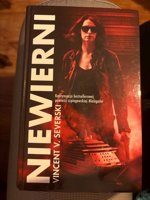 Niewierni – Vincent V. Severski | sensacja / thriller szpiegowski
