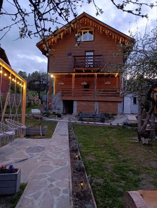 Окремий будинок.Чан .Басейн .Оренда Славське Відпочинок svyat_hause