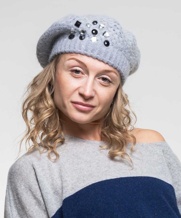 Жіночий теплий берет з ангори. Італія..