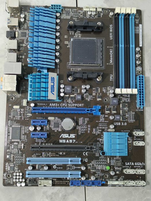Материнська плата AMD ASUS M5A97 sAM3+ під FX у ВІДМІННОМУ стані