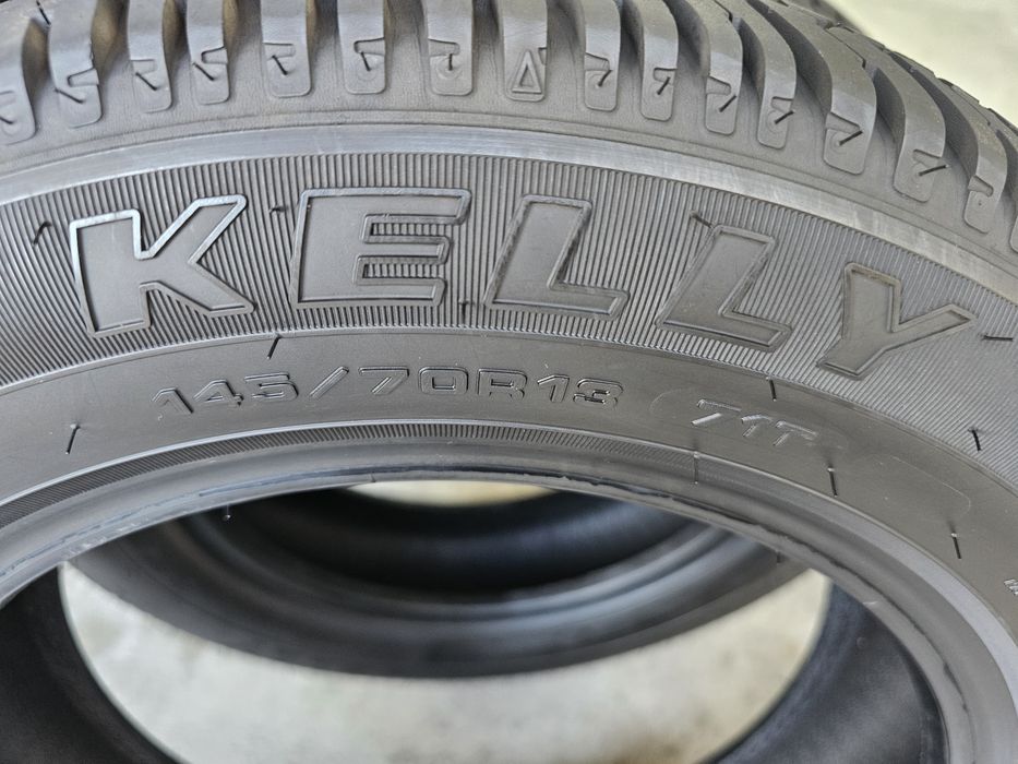 Dois  pneus novos 145/70 r13 71T Kelly