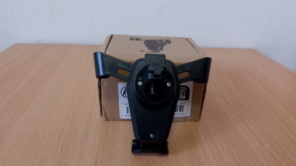 Uchwyt samochodowy na smartfona