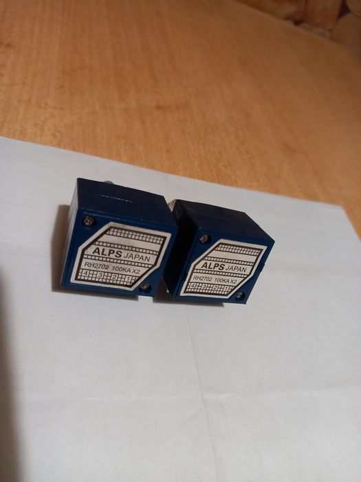 Потенциометр ALPS RH2702 100KA X2, тонкомпенсация
