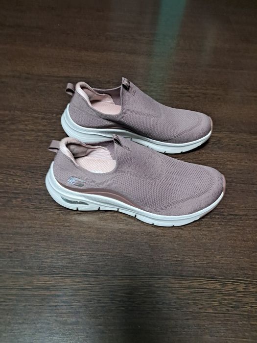 Кросівки SKECHERS Р 41 27см