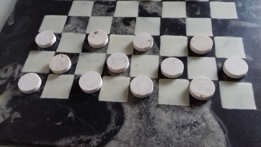 Tabuleiro em Pedra para Jogo de Xadrez e Jogo de Damas