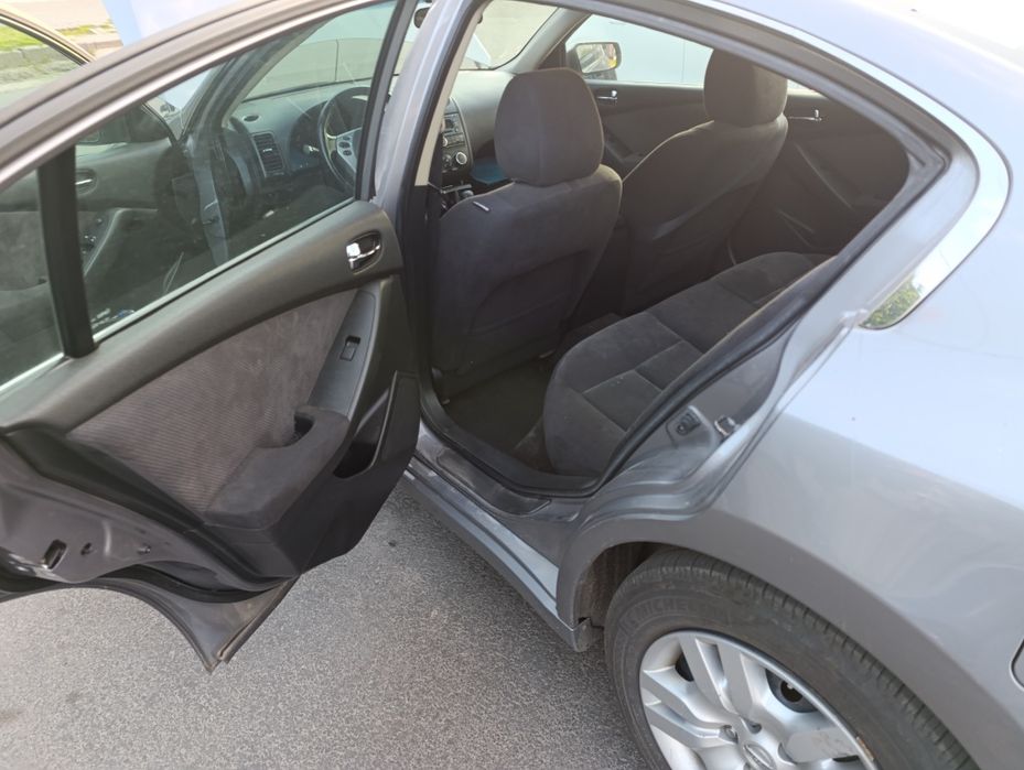 Nissan Altima 2009 рік з газом