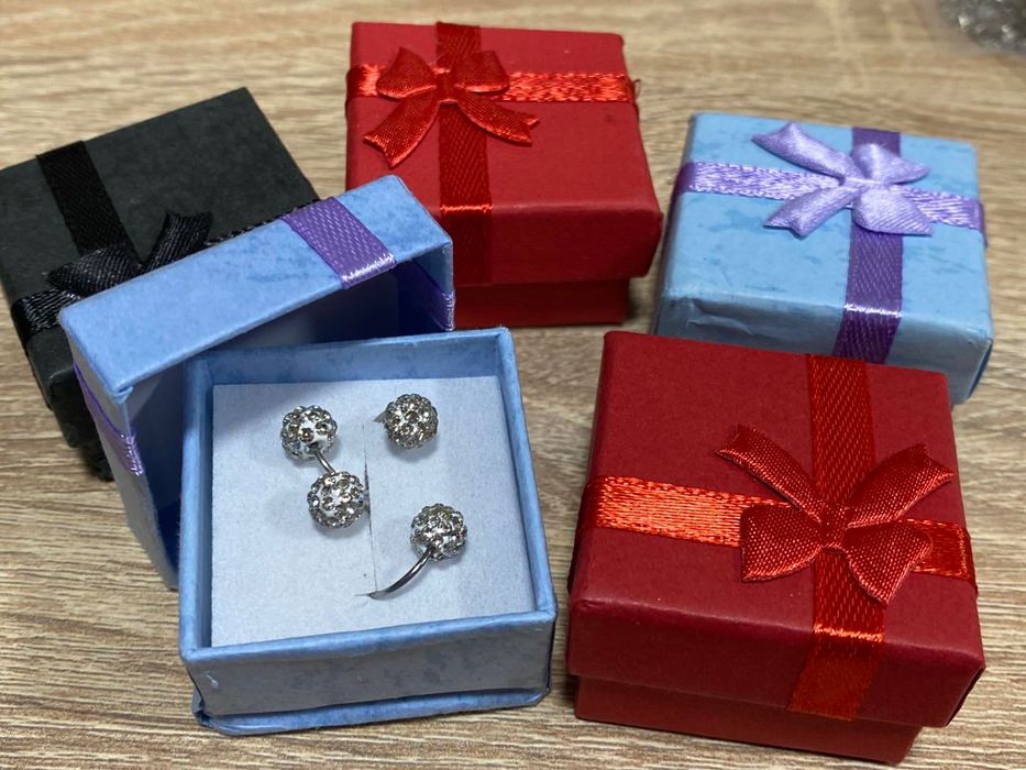 Лот качественной бижутерии, 50 штук.