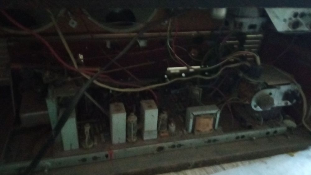 Продам магнитолу романтика  на запчасти