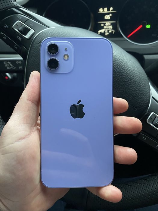 Продам IPhone 12