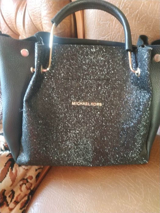 Продам  жіночі сумки різних розмірів і кольорів