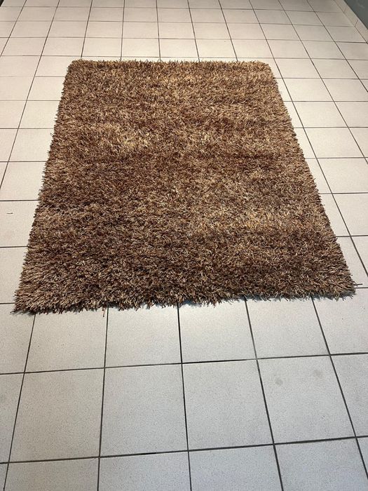 Tapete de pêlo alto - tons castanhos