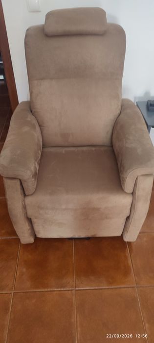 Cadeirão ortopédico reclinável e elevatório