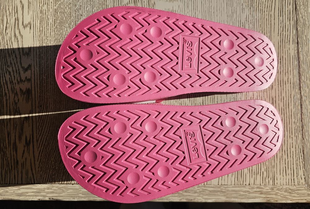 Шльопанцi LEVI'S  оригинал