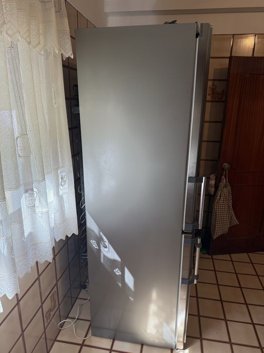 Frigorífico Hotpoint Ariston Inox c/ Painel Digital e Zonas Frescas