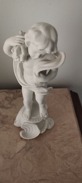 Estatueta em biscuit Vista Alegre criança