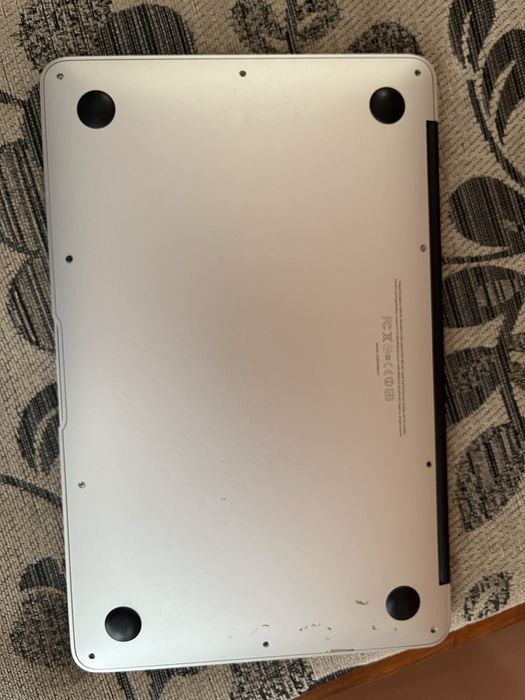 Macbook air 2011 (на запчасти) перестав включатись