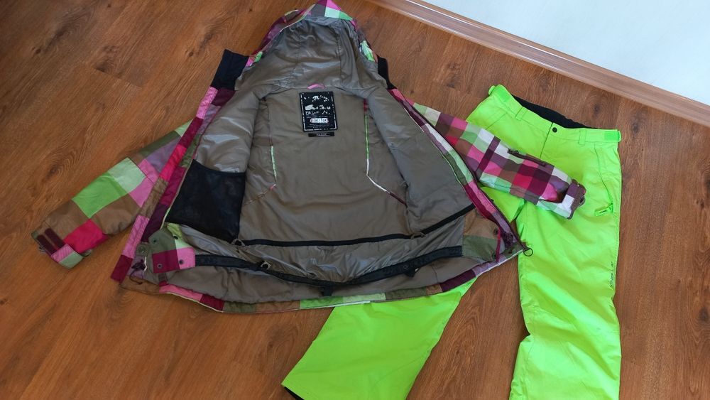 Лыжный костюм  S ,36р,Billabong/O'Neil 10K