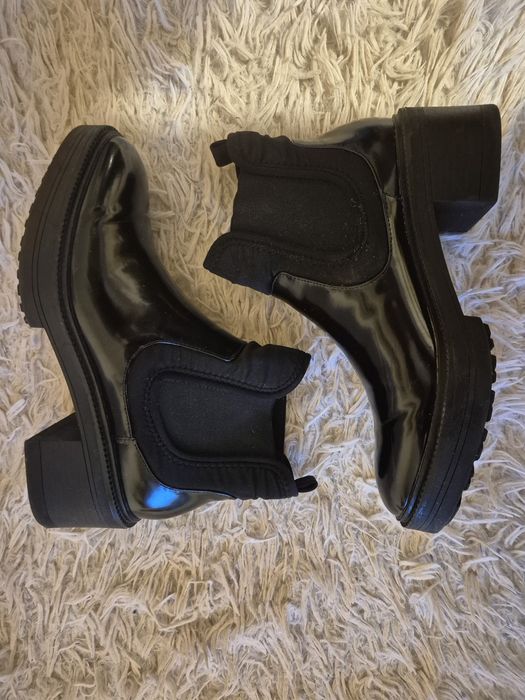 Botki damskie ZARA r.38  czarne lakierowane st.dobry