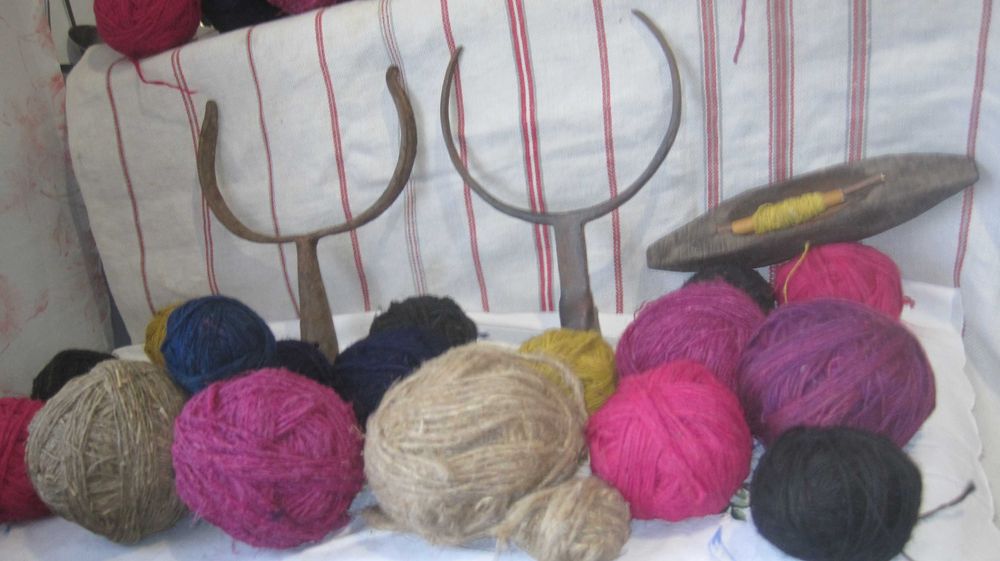 дешеві нитки бабусі клубки яскраві різні кольори та відтінки