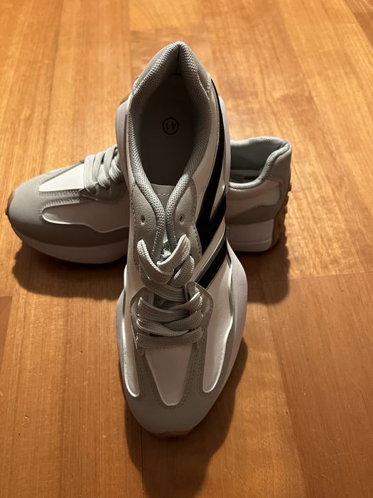 Tenis 41 novos com etiqueta