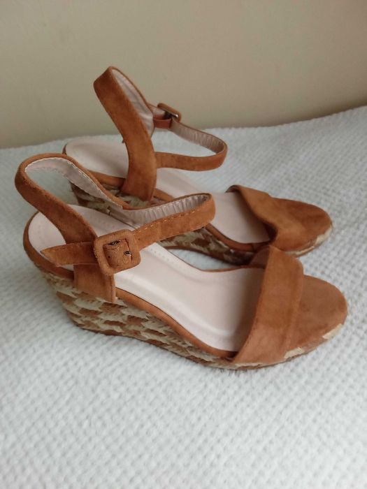 buty i buciki na koturnie damskie