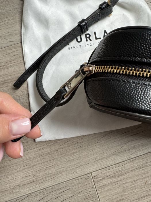Міні сумочка crossbody furla mini camera bag кросбоді чорна шкіряна