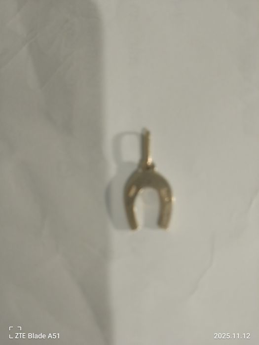 Продам кулон золотий