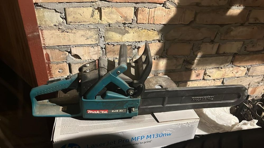 Бензопила Makita DCS 33