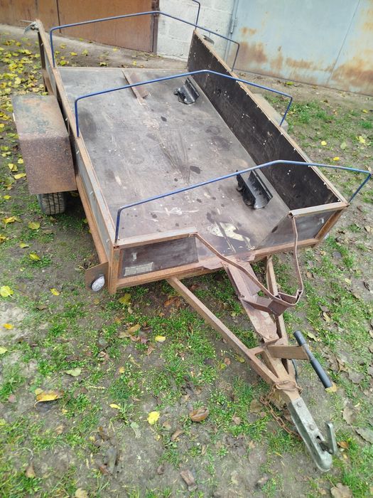 Причеп, під мотопричеп