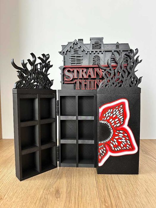 Ekspozytor Stranger Things – Pudełko / Organizer na Figurki – Druk 3D