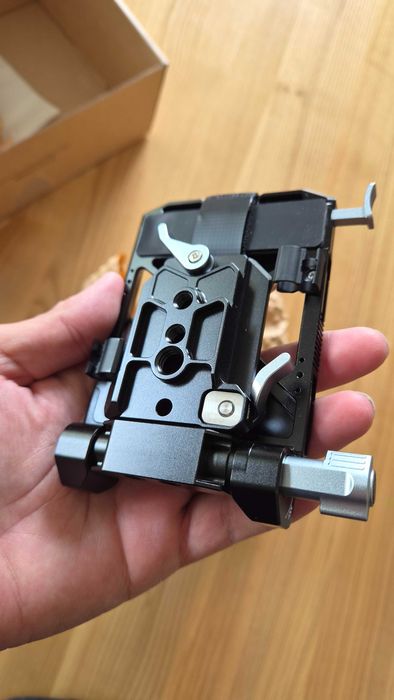 Płytka do montażu akumulatora V-Mount + klapka ochronna ekranu LCD Smallrig 5315