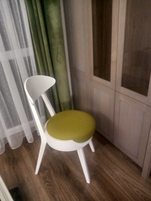 Sprzedam cztery krzesła