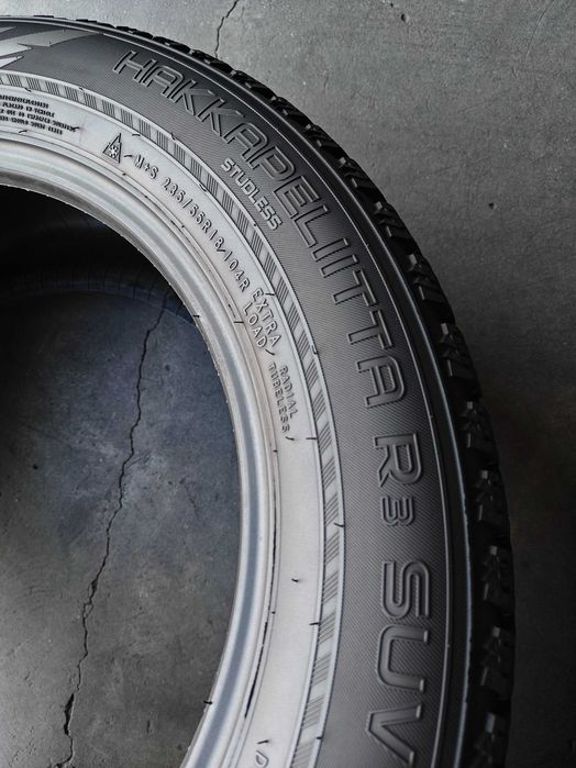 Шини зимові R18 235 55 Nokian Hakkapeliitta R3 SUV