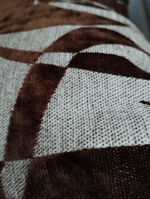 Wygodna, rozkladana sofa w brązowym 17.08