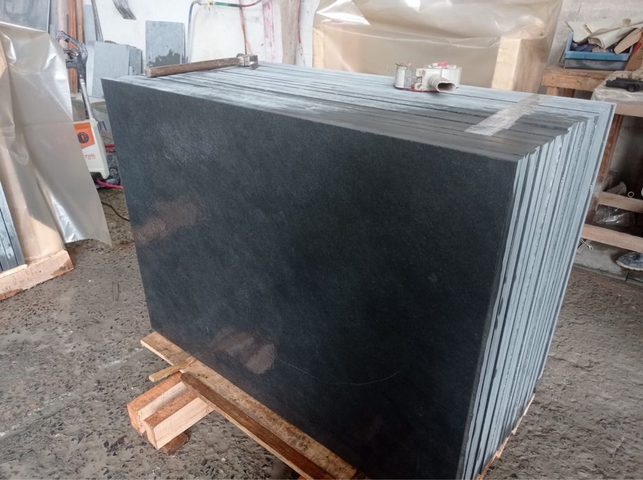 Ardósia “Xisto” Piso, Fachada,Telha Cores Preto Cinza