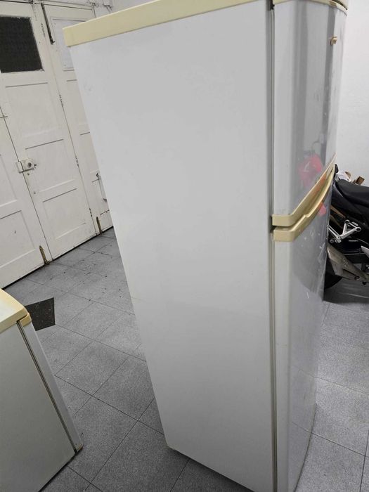 Frigorífico combinado CANDY 1,66m altura