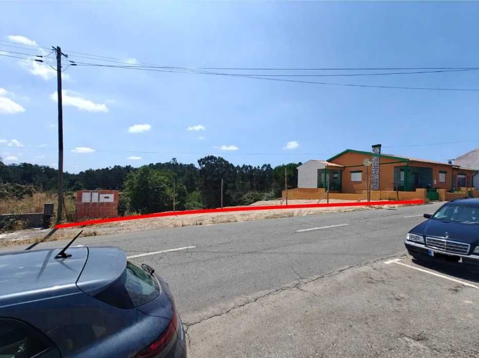 Terreno à venda na Rua dos Melões - Oliveirinha